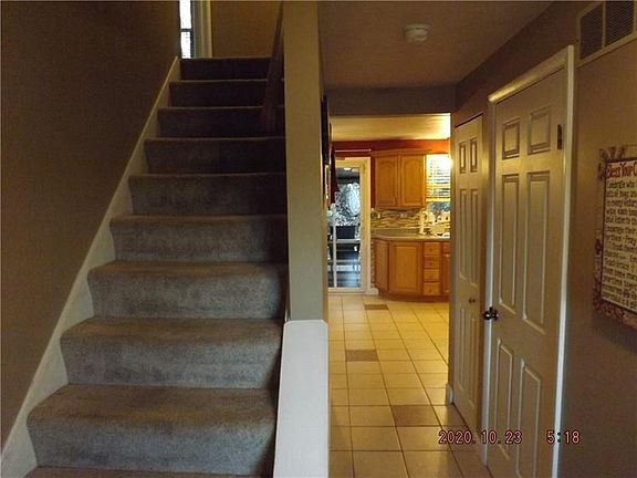 2nd image of 4237 Stratford Dr