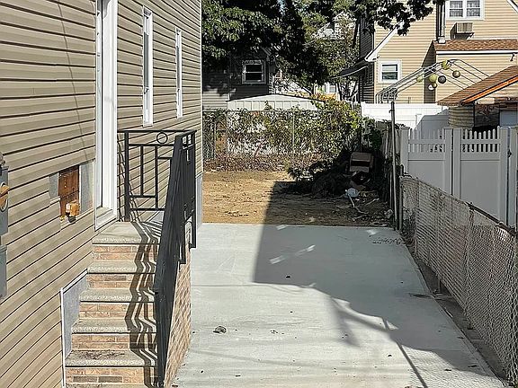 5th image of 12015 170th St