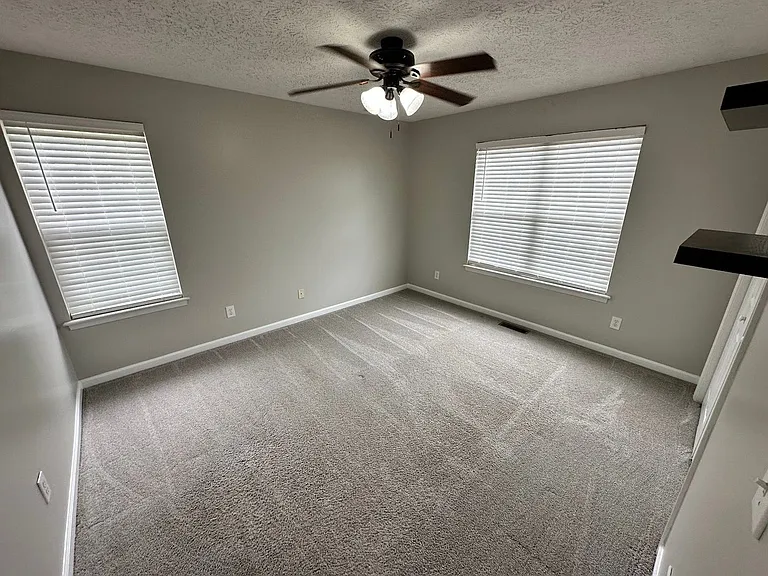 3049 Mapleleaf Park — Photo 16