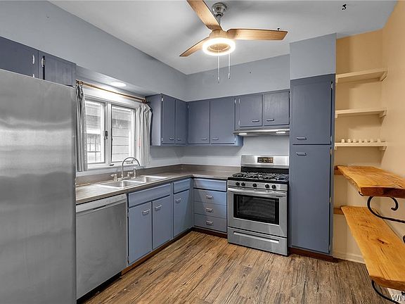 5th image of 140 Heath St