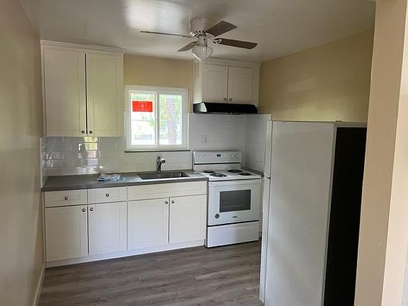 2nd image of 1003 Leigh Ave #7