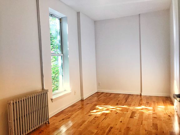 4th image of 293 Grand Ave APT 3R