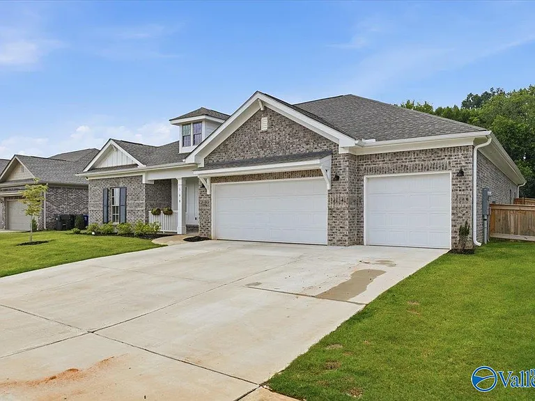 168 Clift Creek Dr — Photo 1