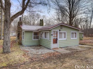 4486 S Oak St, Fremont, MI 49412