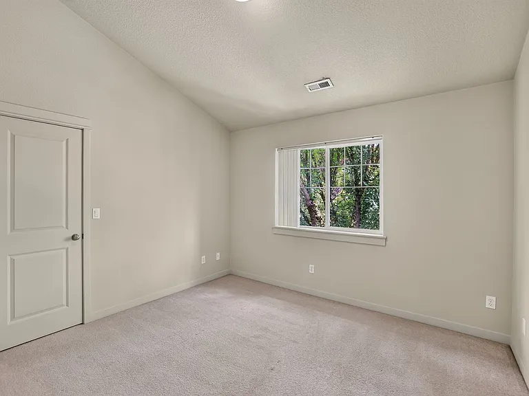 7130 NE Ridge Dr — Photo 7