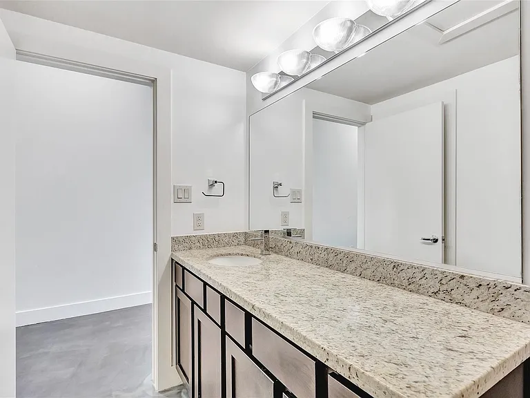 2323 Polk St #305 — Photo 7