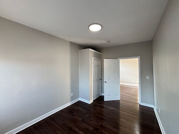 5th image of 9 Bentley Ave APT 17