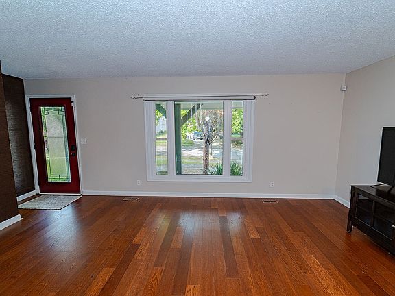 5th image of 2607 Forrest Green Dr
