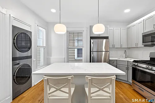 52 Edwards St #1 Photo 1