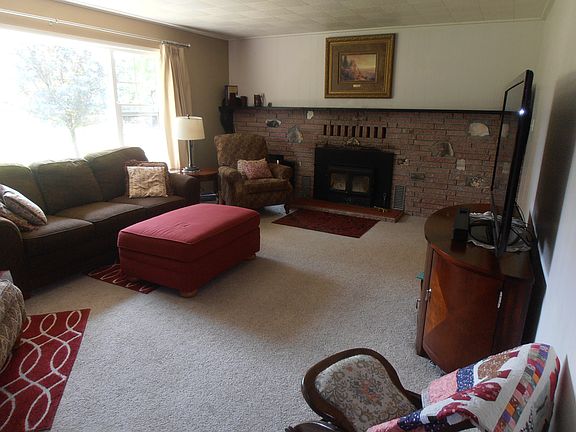 5th image of 3 Camelot Acres Ln