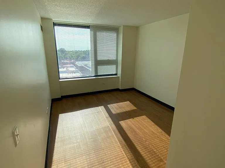 James Sneider Apartments — Photo 14