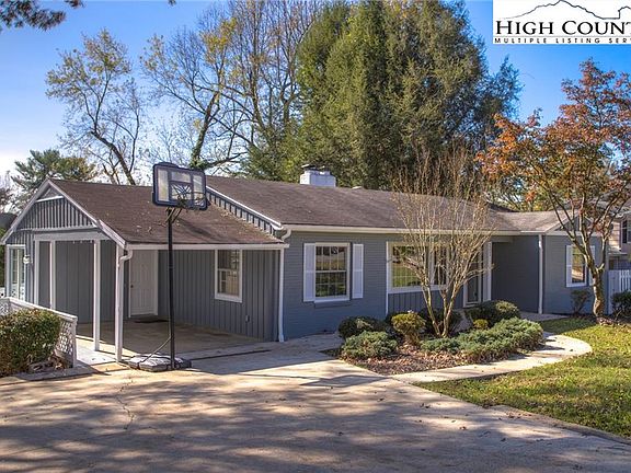 3rd image of 207 W Park Dr