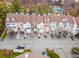 900 Somerset Ct, Ramsey, NJ 07446