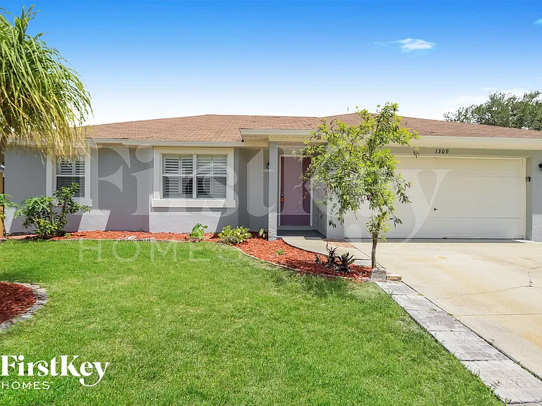1309 Buffing Cir SE — Photo 2