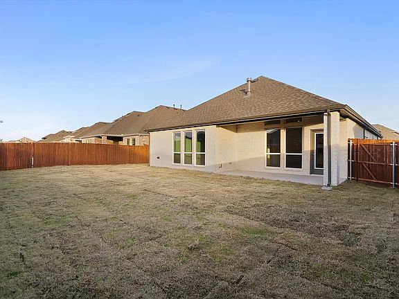 3rd image of 6053 Mountain Lodge Dr