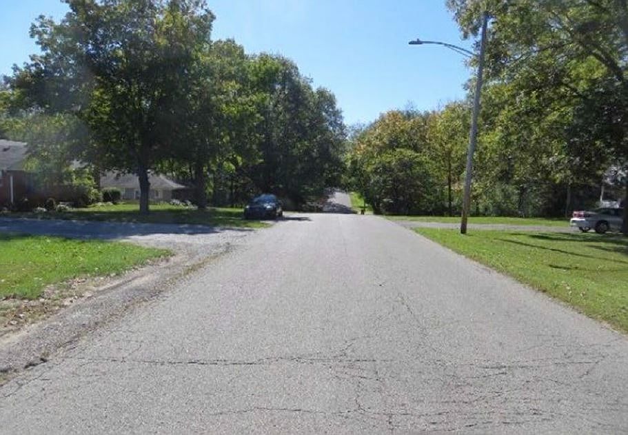 2nd image of 4033 Meadowcroft Rd