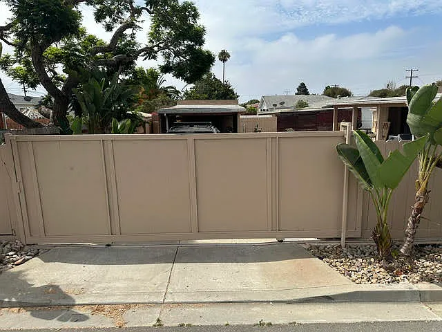 751 Elder Ave — Photo 4