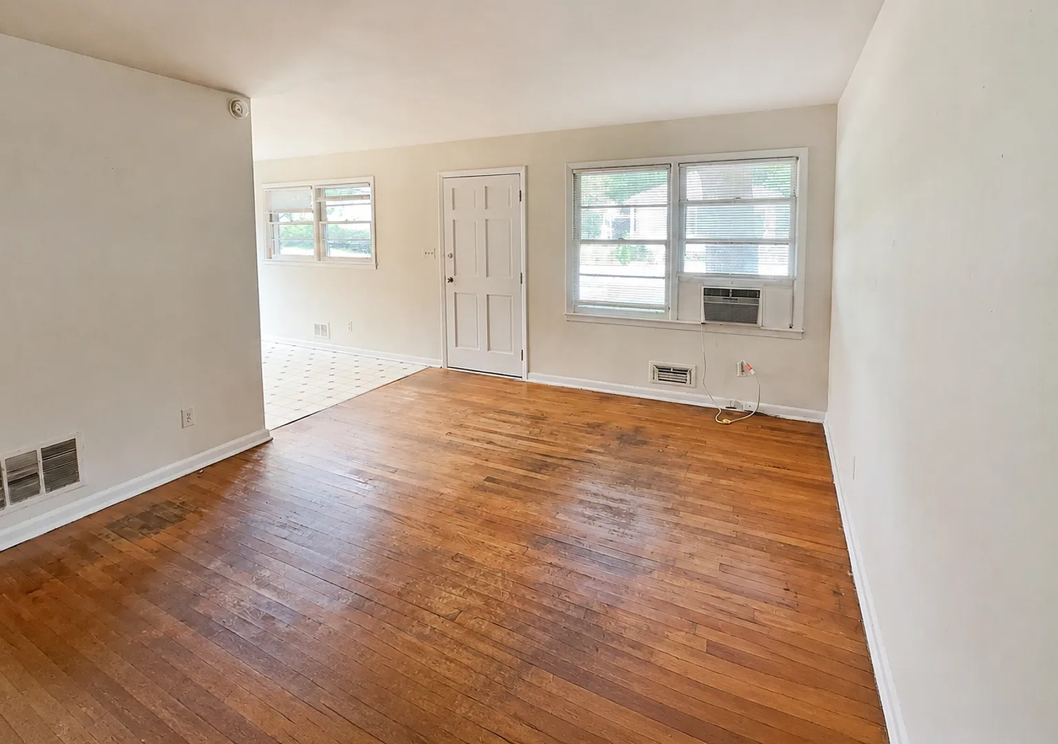 Pre-Leasing For August 9th 2027! — Photo 2