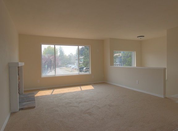 4th image of 3414 Centennial Way NE