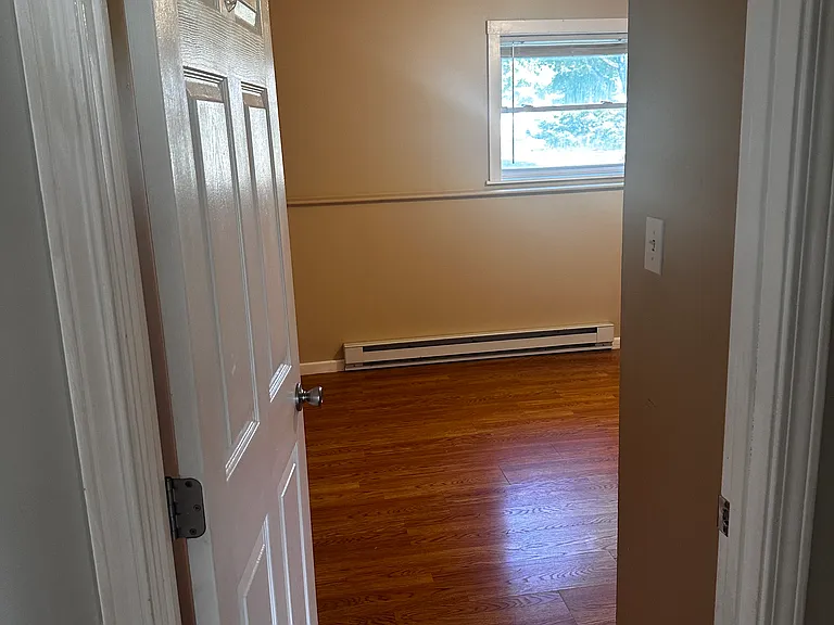411 Main St #B — Photo 18