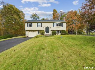 32 Wildwood Ln, East Hampton, CT 06424