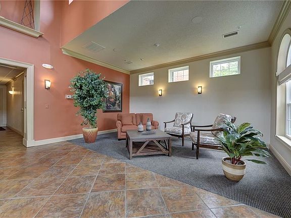 3rd image of 220 Fox Hollow Dr APT 101