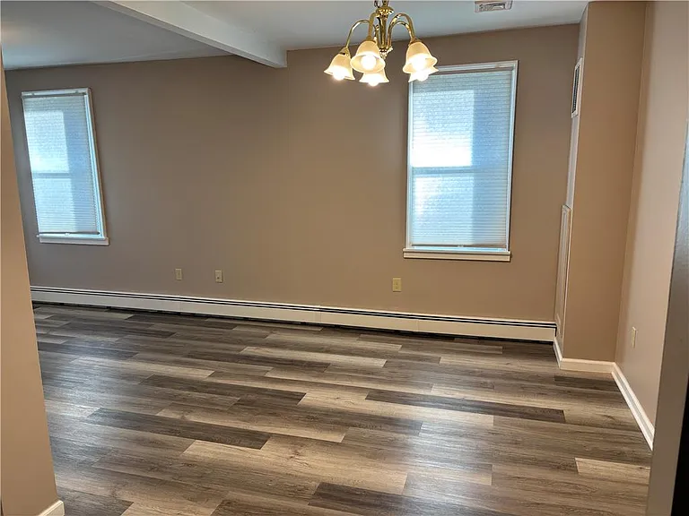 4414 Main St — Photo 16
