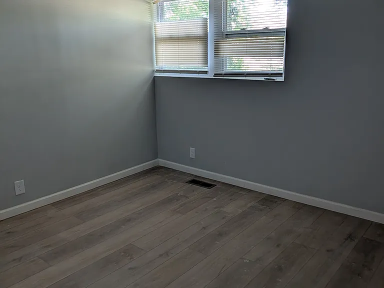 101 Marshall Cir — Photo 6