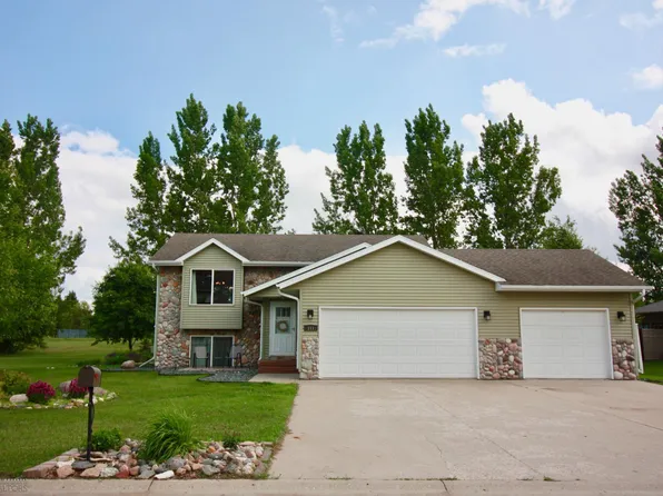 111 Dakota Dr, Hankinson, ND 58041