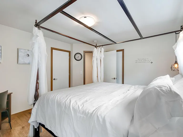 1519 S Washington St — Photo 32