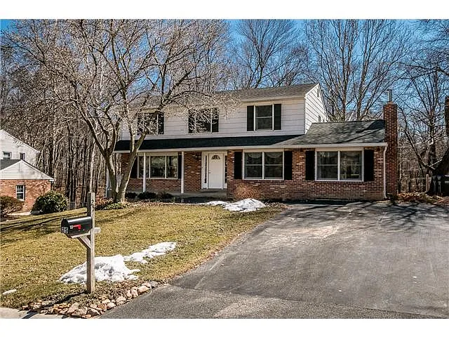 25 Saint Regis Dr photo 1