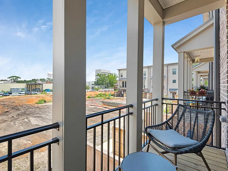 314 W Romana St — Photo 15