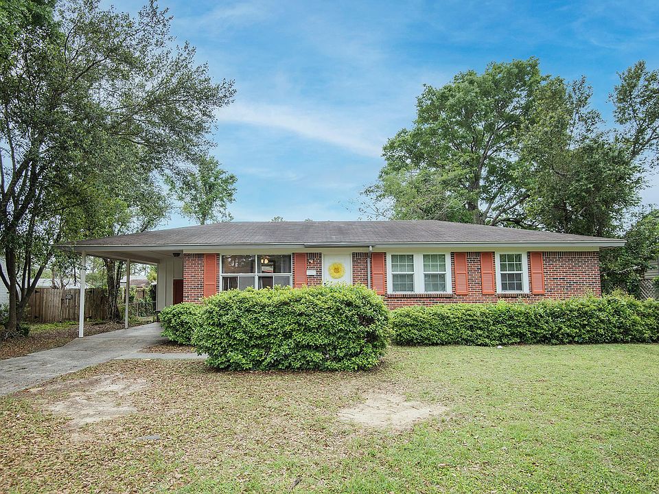 1st image of 3831 Forest Glen Dr