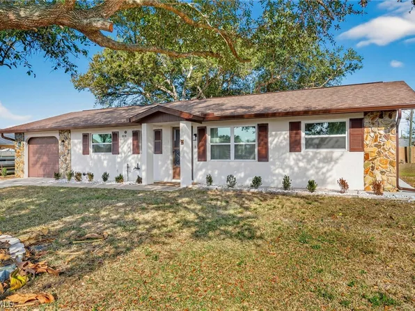 876 Linnaen Ter NW, Pt Charlotte, FL 33948