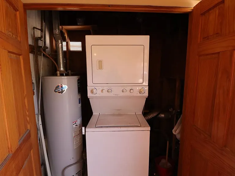 2831 E Edison St — Photo 24