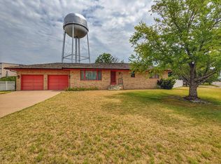 410 E Cedar St, Ness City, KS 67560
