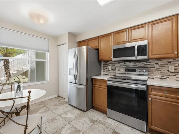 6670 Huntington Lakes CIR #104, NAPLES, FL 34119