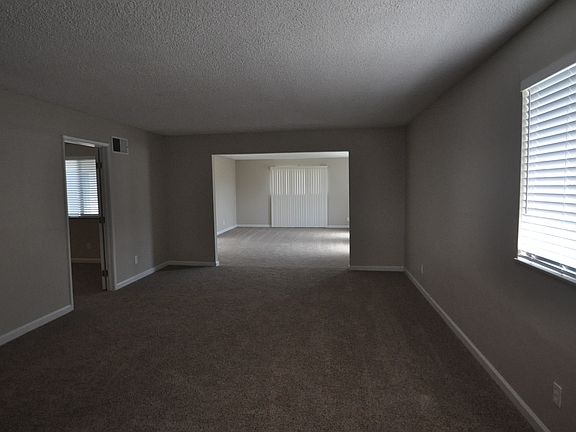 3rd image of 842 Stella St