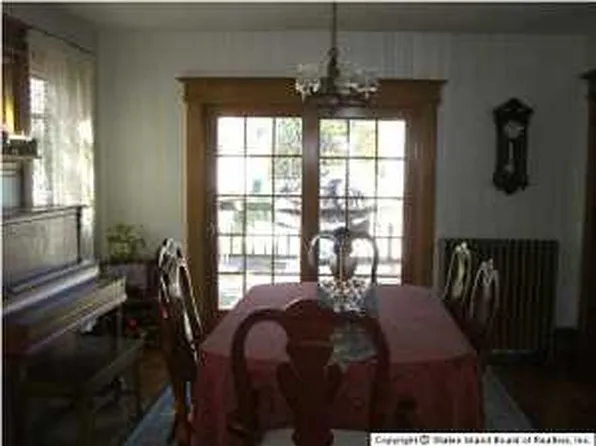 460 Oakland Ave, Staten Island, NY 10310