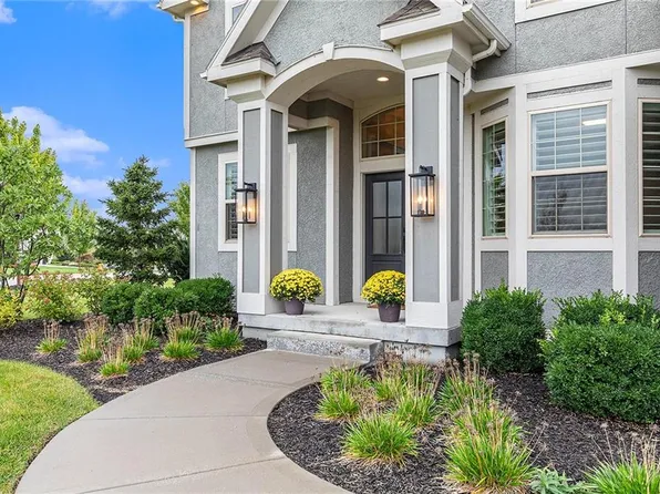 15801 Canterbury St, Overland Park, KS 66224