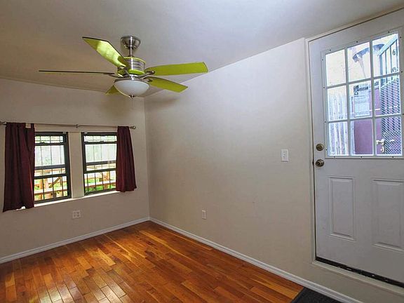 5th image of 201 Bainbridge St #1