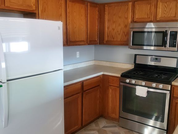 4th image of 6609 Pleasant Plains Way