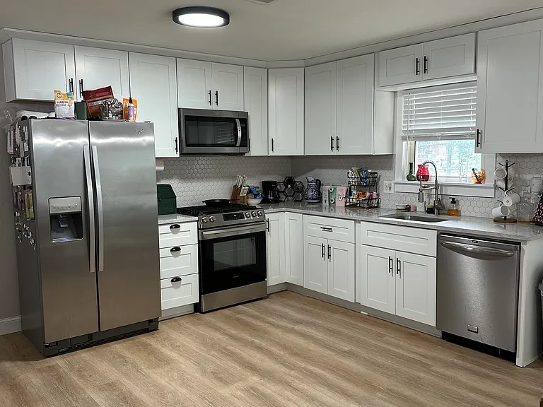 402 Meadow Dr — Photo 6