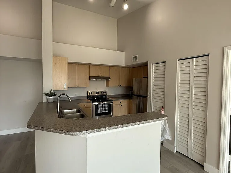 1018 Villa Cir — Photo 2
