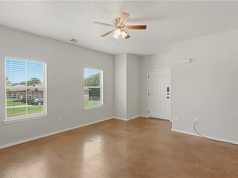 193 Rosedale Ave — Photo 4