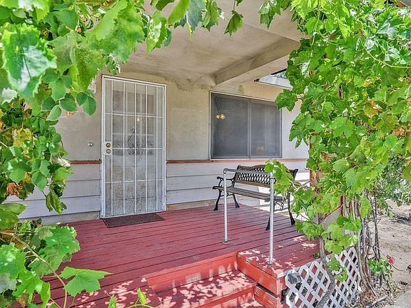 2nd image of 410 Acacia Ave
