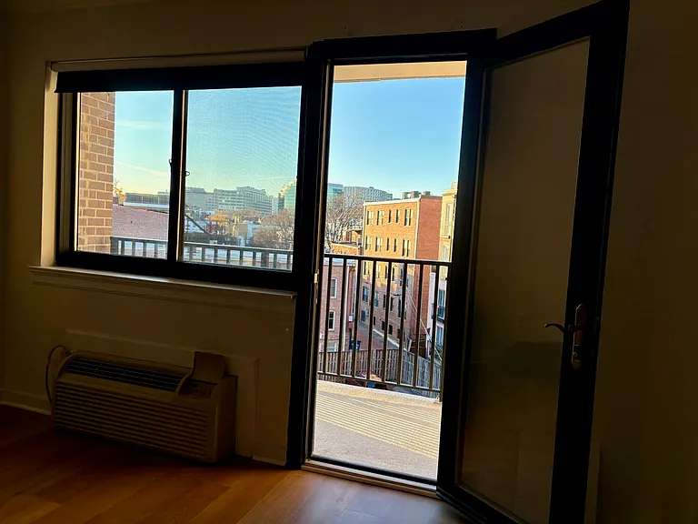 1816 New Hampshire Ave NW #503 — Photo 15