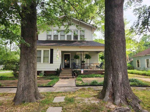 407 E 4th St, Stuttgart, AR 72160