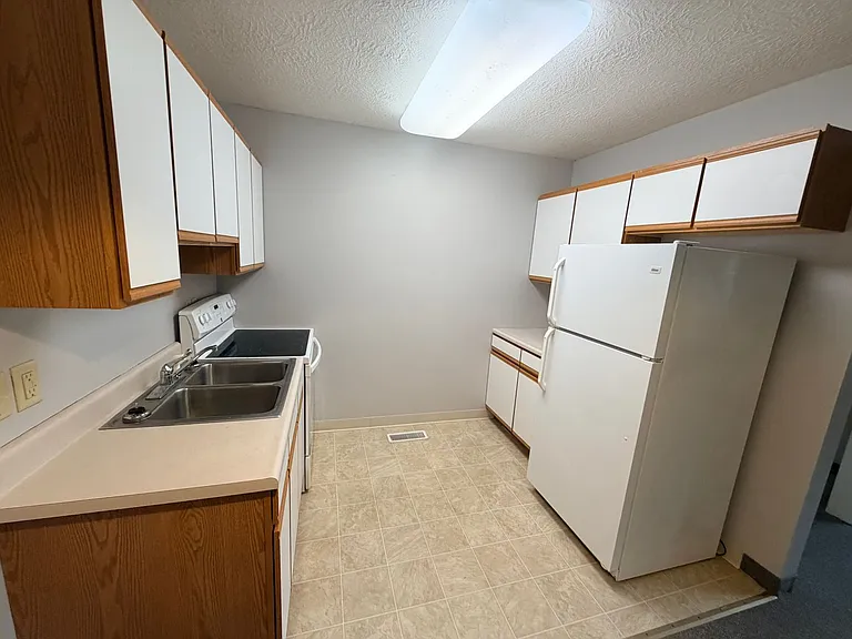 431 Dakota St — Photo 11