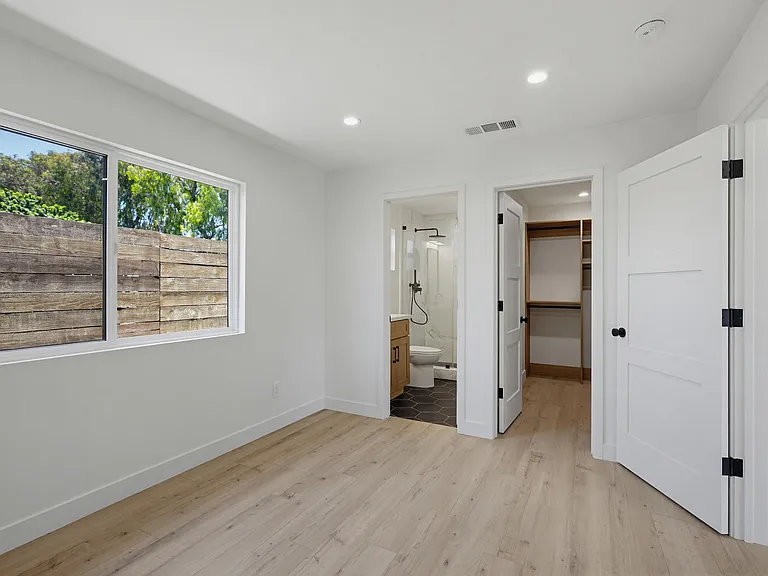 2036 Pomona Ave #D — Photo 20